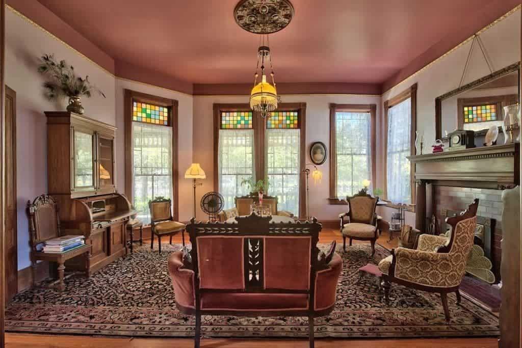 Estilo Vitoriano: O Que é + 20 Exemplos na Decoração