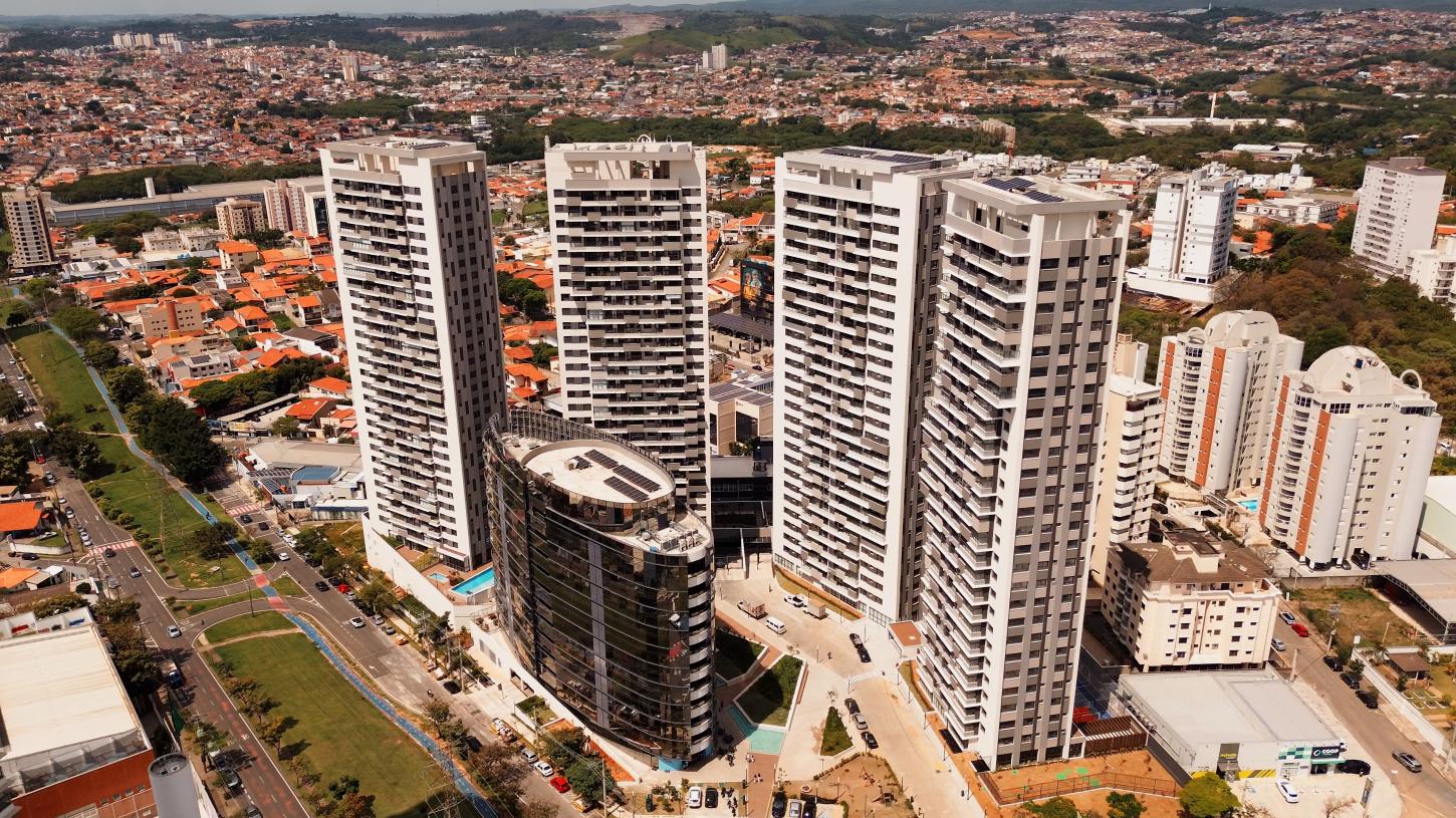 No Planeta Square Garden, as três edificações são independentes e se conectam por uma praça de lazer e convivência e por um amplo mall no embasamento da torre, com mix de lojas | Divulgação